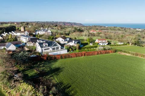 5 bedroom detached house for sale, La Rue Des Alleurs, St Martin