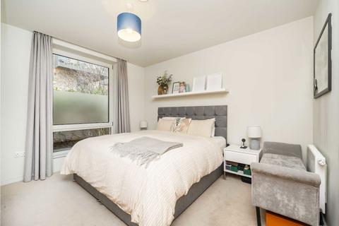2 bedroom flat for sale, Durham Wharf Drive, Brentford TW8