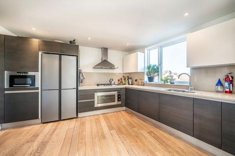 3 bedroom flat for sale, Church Street, Isleworth TW7