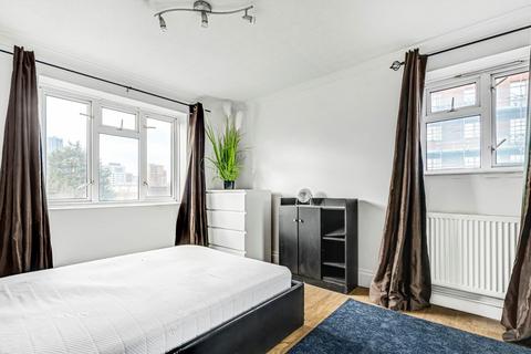 3 bedroom flat to rent, Rogers Road, London E16