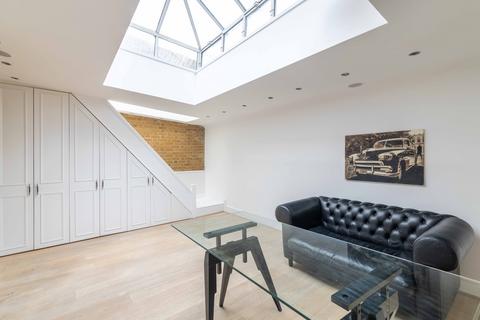 2 bedroom flat to rent, North End Road, Fulham, London, SW6