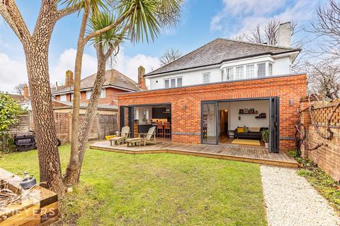 undefined, Chessel Avenue, Bournemouth, BH5 1