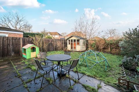 undefined, Avon Close, Addlestone, KT15