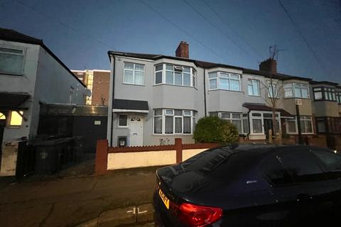 3 bedroom semi-detached house to rent, Onra Road, London E17