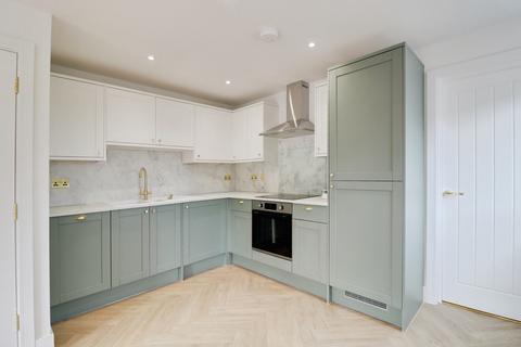 2 bedroom flat to rent, Elmsleigh Drive, Leigh-on-Sea, SS9