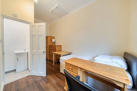 Studio to rent, Cromwell Road, South Kensington, London, SW7