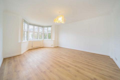2 bedroom flat to rent, Lyndale Avenue, London NW2