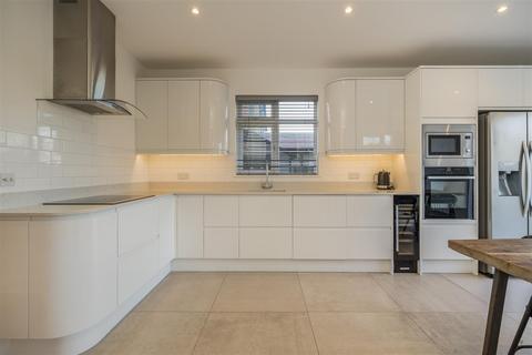 4 bedroom semi-detached house for sale, Merton Road, South Harrow, HA2 0AB