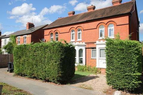 2 bedroom flat to rent, London Road, Wokingham, RG40