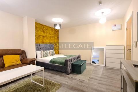1 bedroom flat to rent, Westgate Apartments, Huddersfield, HD1 1AB