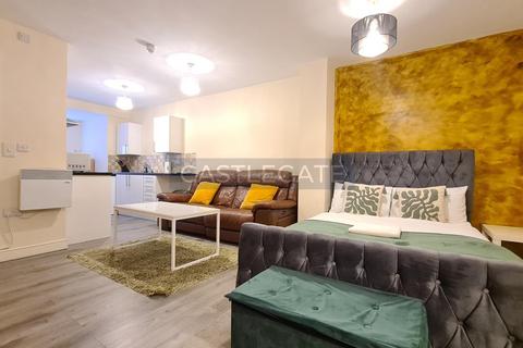 1 bedroom flat to rent, Westgate Apartments, Huddersfield, HD1 1AB