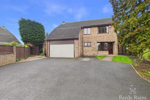 4 bedroom detached house for sale, Mainside, Stockton-on-Tees TS21