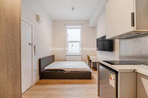 Property to rent, Uxbridge Road, London, W12