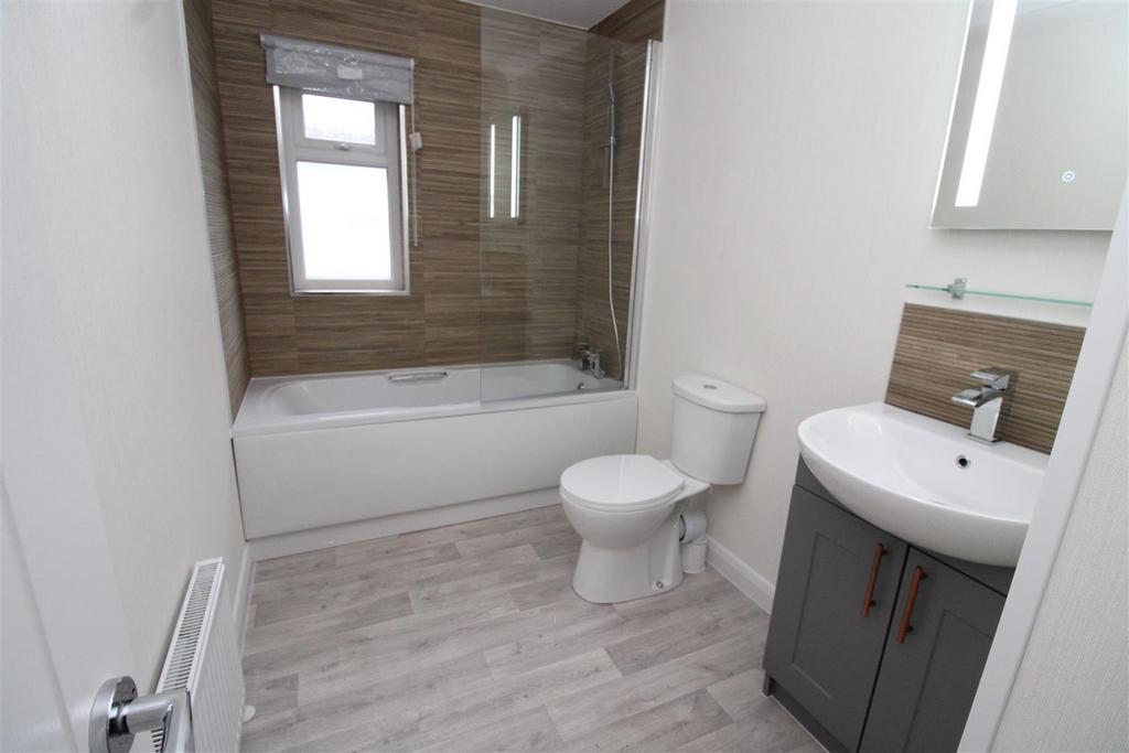 Bathroom.JPG