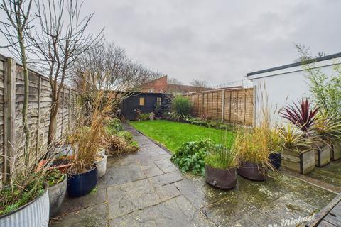 3 bedroom semi-detached house for sale, Grecian Street, Aylesbury, Buckinghamshire