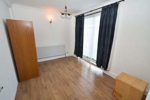 5 bedroom end of terrace house to rent, Southall, UB1