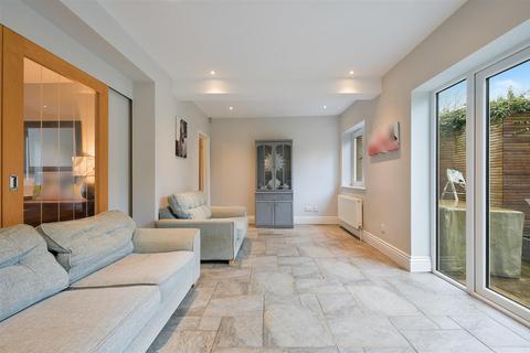 4 bedroom detached house for sale, Warren Road, Banstead
