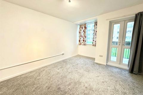 2 bedroom apartment to rent, Hayward Gardens, London, SW15