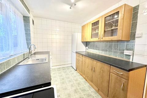 2 bedroom apartment to rent, Hayward Gardens, London, SW15