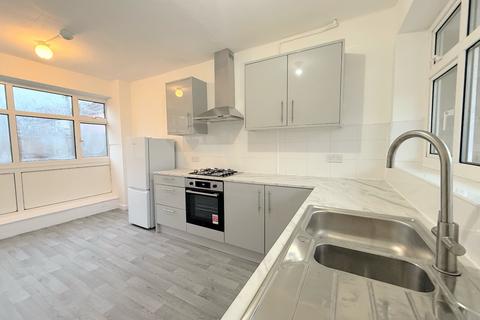 2 bedroom terraced house to rent, Suffolk Street, Forest Gate, E7