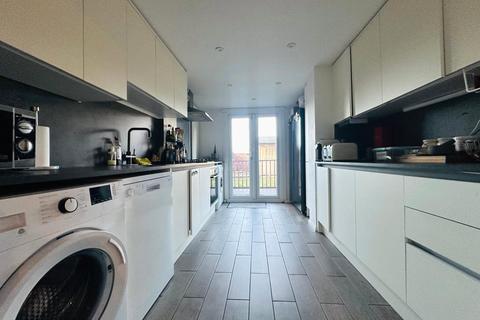 2 bedroom terraced house for sale, Overdown Road, London, SE6