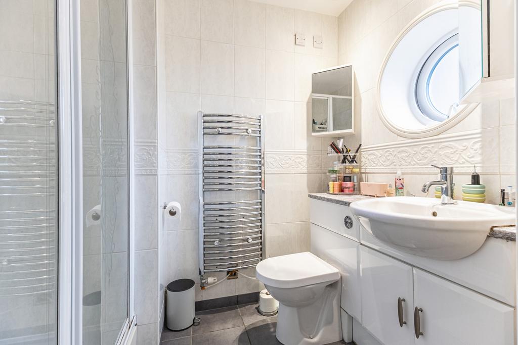 En-Suite 1
