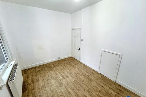3 bedroom house to rent, Green Lane, Ilford