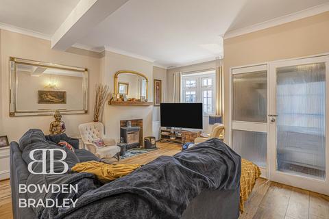 3 bedroom terraced house for sale, Smeaton Road, Woodford Green, IG8