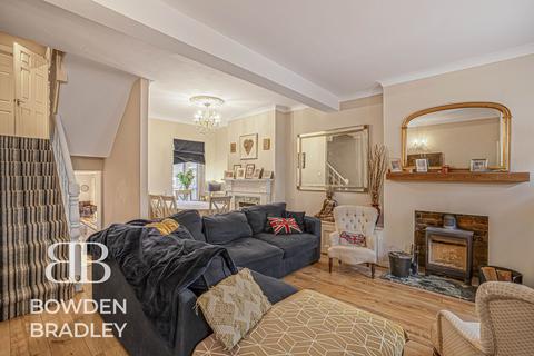 3 bedroom terraced house for sale, Smeaton Road, Woodford Green, IG8