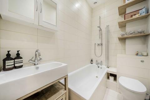 2 bedroom flat for sale, St. Ann's Hill, London SW18