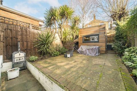 2 bedroom flat for sale, St. Ann's Hill, London SW18