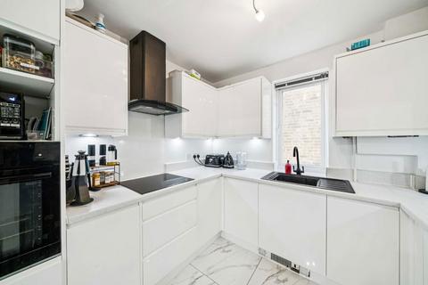2 bedroom flat for sale, Manorgate Road, Kingston Upon Thames KT2