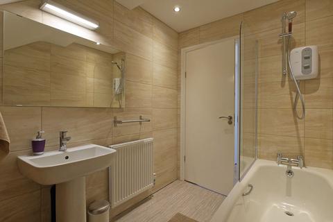 1 bedroom in a flat share to rent, 37 Crowthorn Road, Ashton-Under-Lyne, OL7