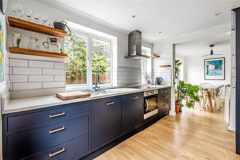 undefined, ASHTEAD/LEATHERHEAD BORDER, KT22