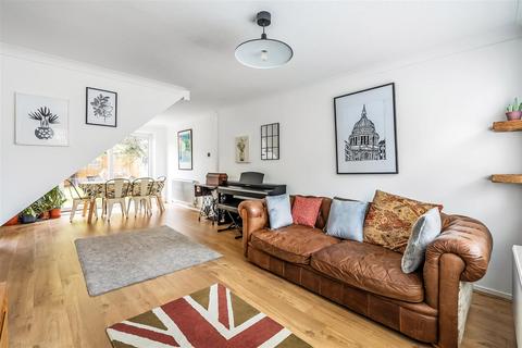 undefined, ASHTEAD/LEATHERHEAD BORDER, KT22