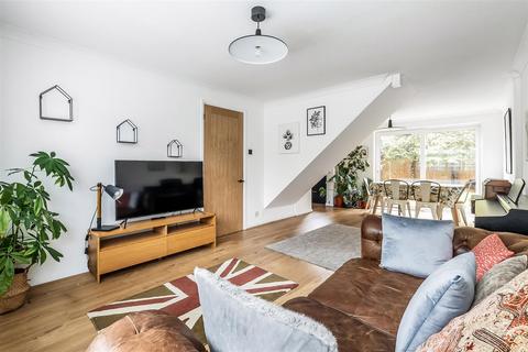 undefined, ASHTEAD/LEATHERHEAD BORDER, KT22