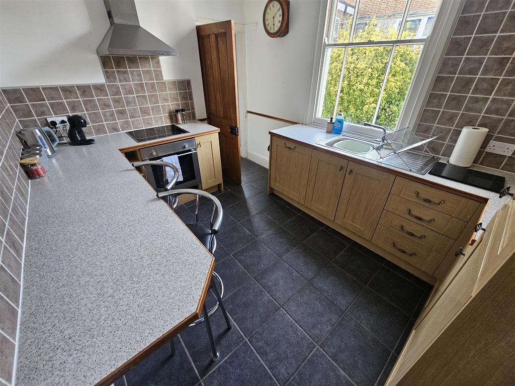 PR6 Kitchen.jpg