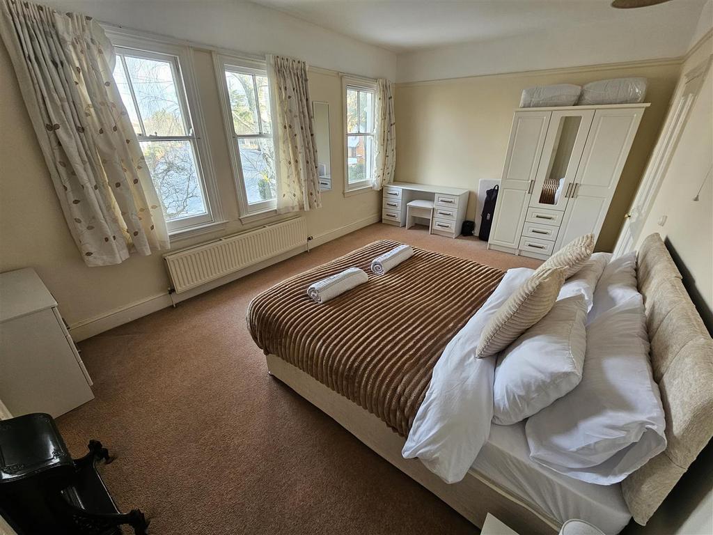 PR6 Bed102.jpg