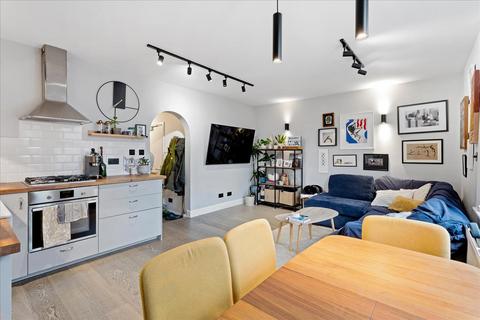 2 bedroom apartment for sale, Conningham Road, Shepherds Bush, London, W12