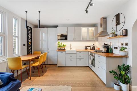 2 bedroom apartment for sale, Conningham Road, Shepherds Bush, London, W12