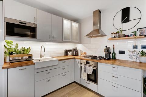 2 bedroom apartment for sale, Conningham Road, Shepherds Bush, London, W12