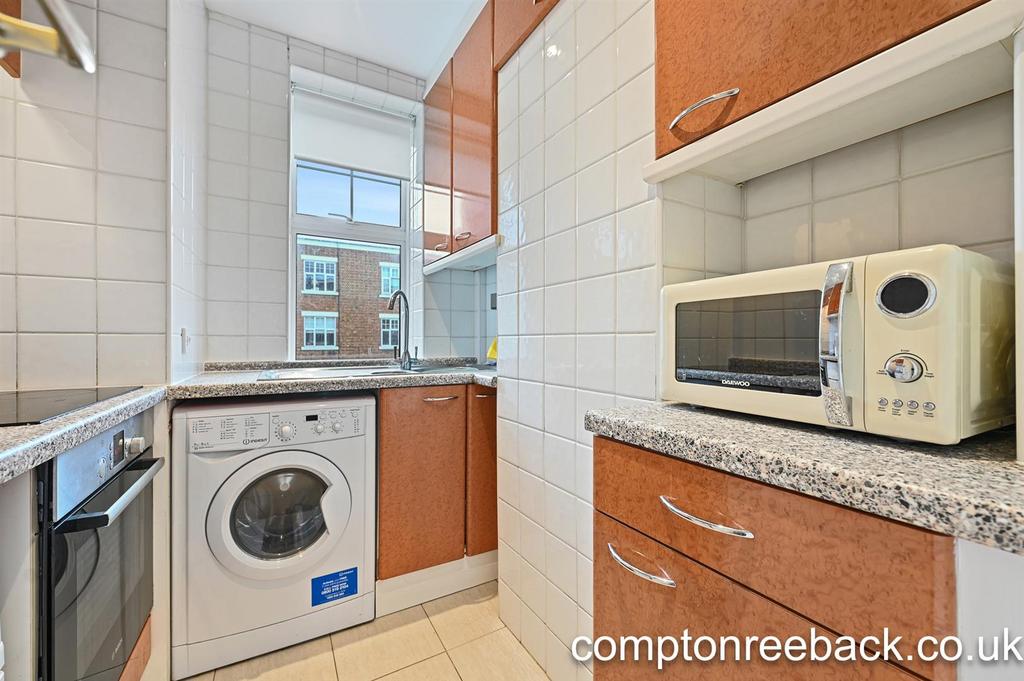 Holmefield Court - Kitchen3 (1).jpg