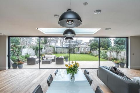 5 bedroom detached house for sale, Luctons Avenue, Essex, IG9