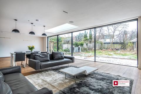 5 bedroom detached house for sale, Luctons Avenue, Essex, IG9