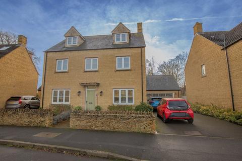 5 bedroom detached house for sale, Britains Close, Sutton Benger, SN15
