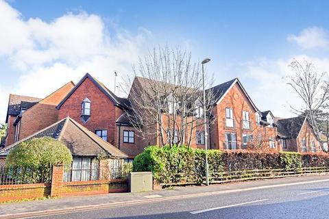 undefined, Pinewood Court, Hampshire GU51