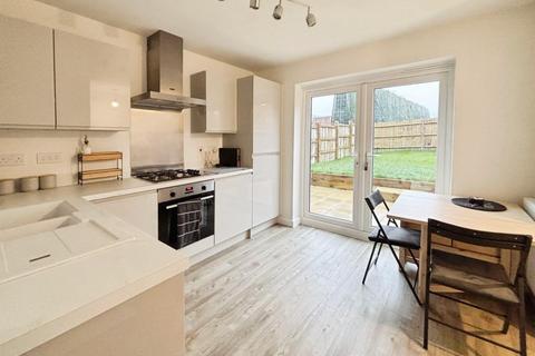2 bedroom semi-detached house for sale, Hopper Avenue, Stratford-upon-Avon