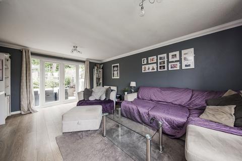 undefined, Pearse Place, Lamberhurst