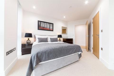 3 bedroom flat to rent, High Street, London E15