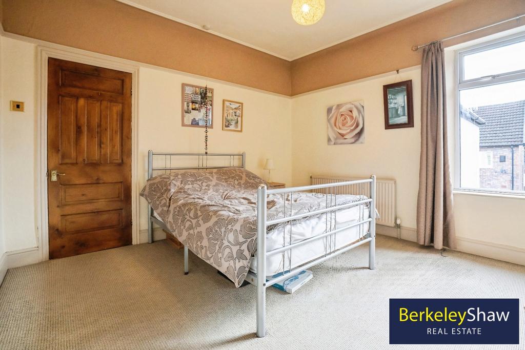 Bedroom 2 (2)